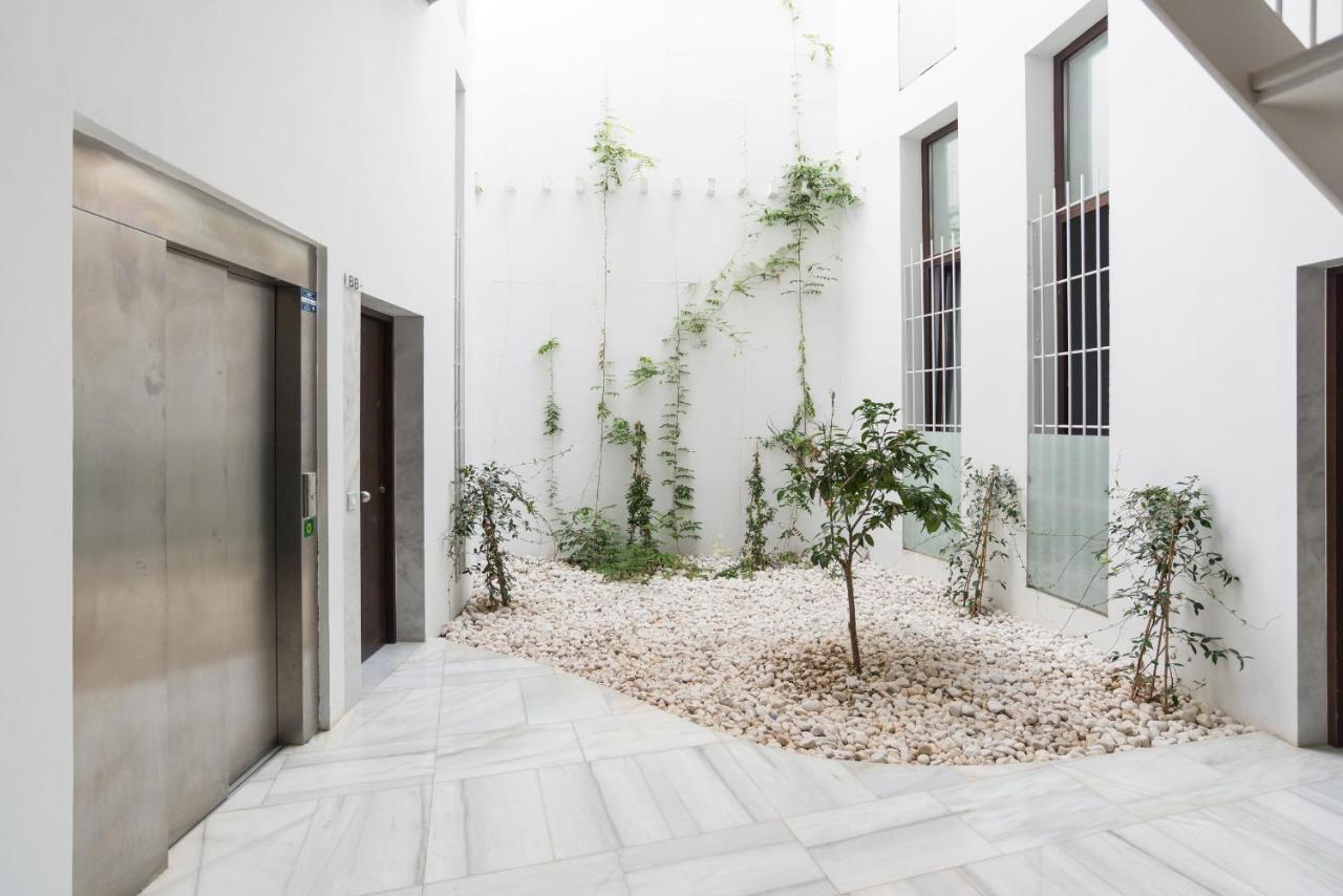 Malaga City Breaks Экстерьер фото